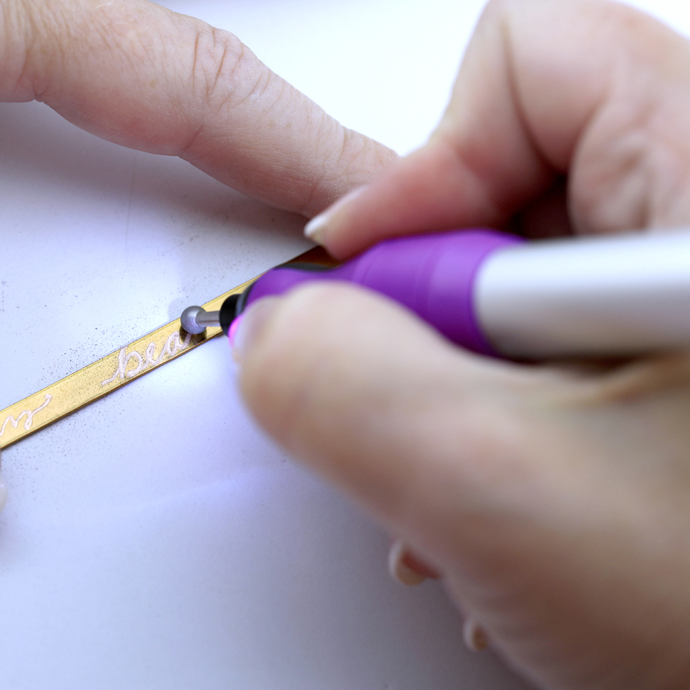 Micro Engraver Tool with LED Light, 1 mm / 0.04 in and 4 mm / 0.16 in, Tips, 1 Allen Wrench, Requires 2 AAA Batteries not included - Image 2